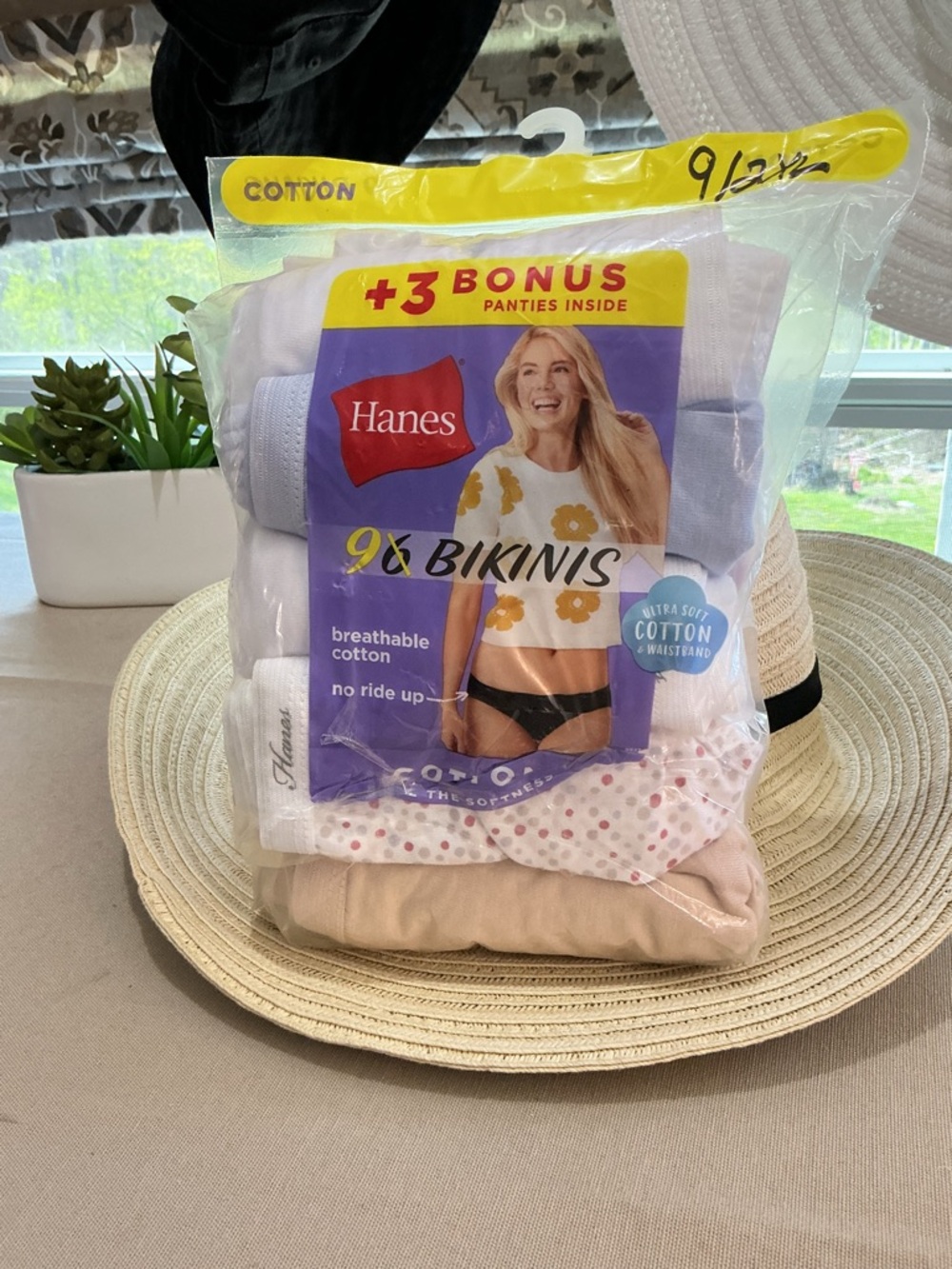 Hanes 9-Pack Bikini Panties - White and Pink